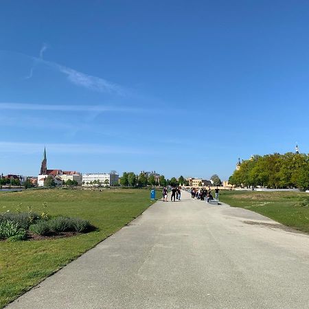 Zimmer Im Ug Direkt In Der Innenstadt, Centrum Schwerin  Exterior photo
